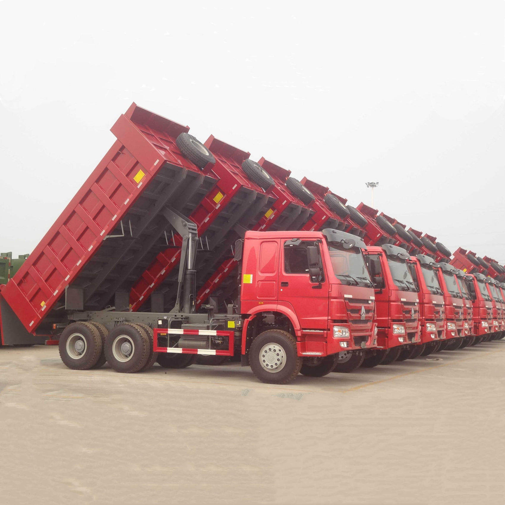 Second-Hand Sinotruk HOWO TH7 8X4 Dump Trucks Second-Hand Sinotruk HOWO TH7 8X4 Dump Trucks