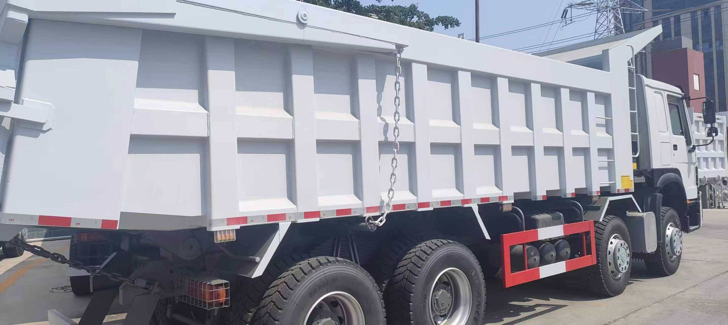 Shacman 12 Wheeler 8x4 Diesel Euro 2 Heavy Truck 18 Cubic Meter Sand  Left Hand Drive