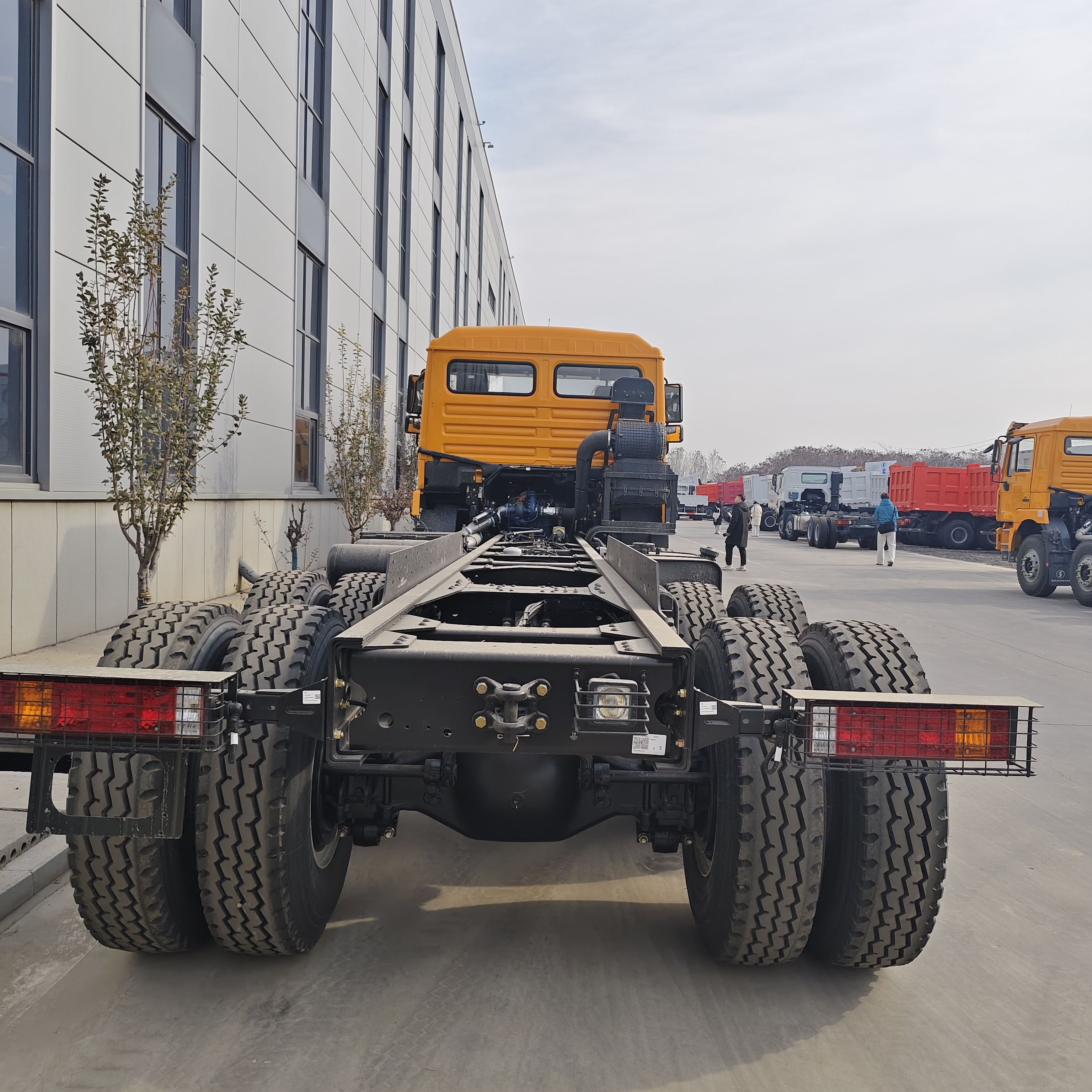 Shacman 8×4 Tractor Truck 420-440hp