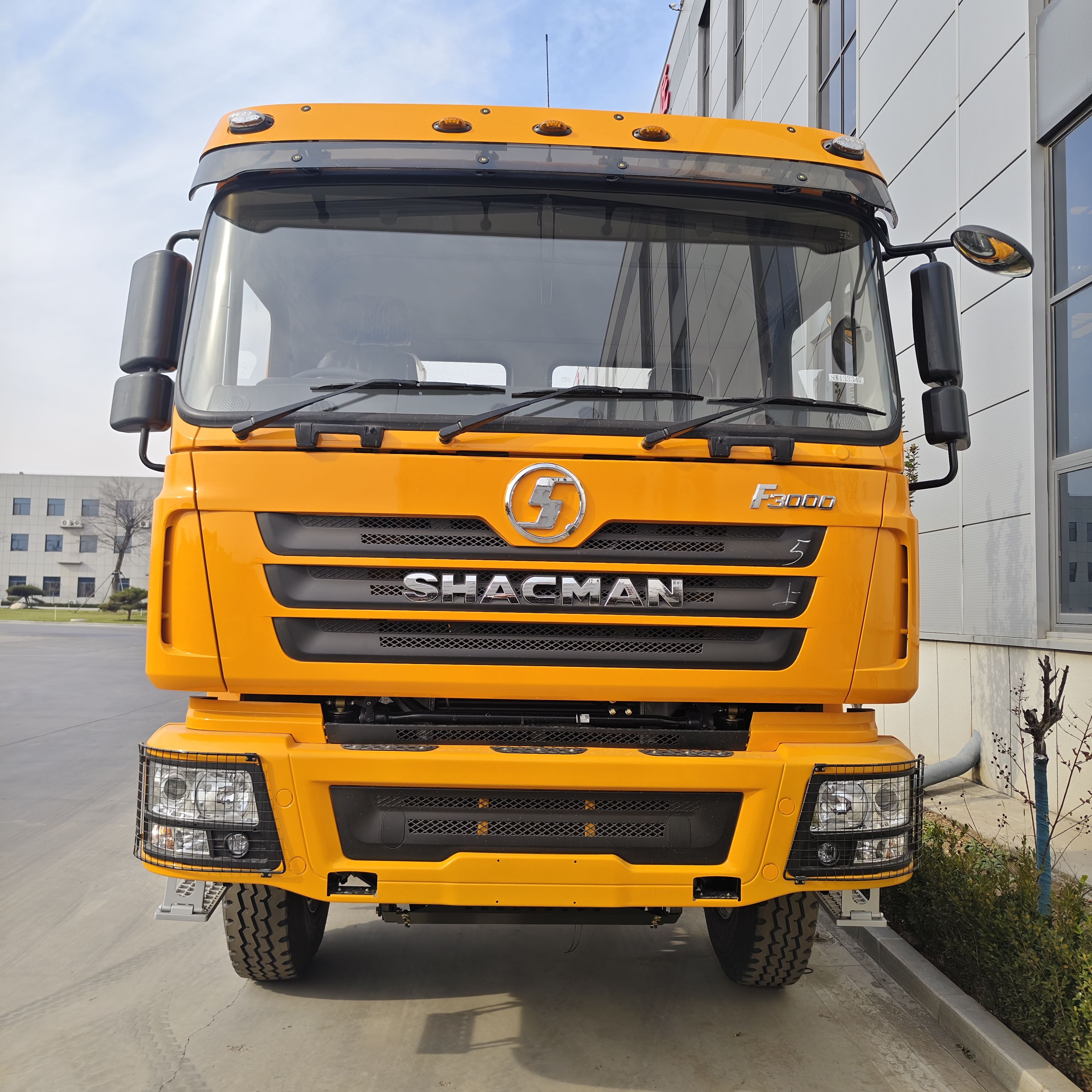 Shacman 8×4 Tractor Truck 420-440hp