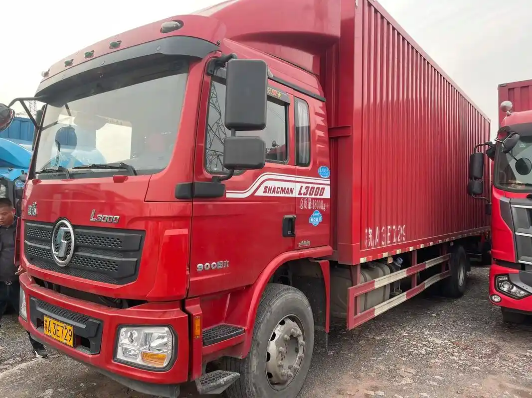 Container Truck Shacman 4x2 6 Tires Euro2 3 Totally Enclosed Container Truck Shacman 4x2 6 Tires Euro2 3 Totally Enclosed