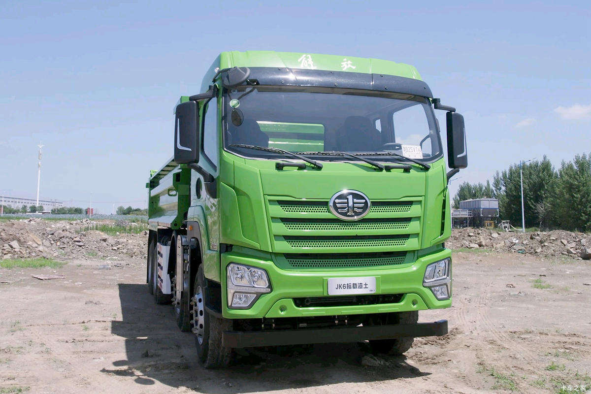 FAW Truck JK6 Left-Hand Drive 8x4  Euro 3 41-50t Mining Dump Truck with FAST Manual Gearbox New Weichai Engine 350hp Diesel