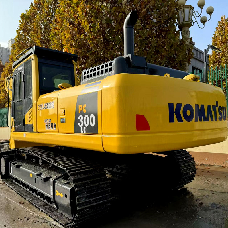 55145a2c28573a611122f59b11c4e45.png Komatsu PC300/300LC 33 Ton Hydraulic Excavator