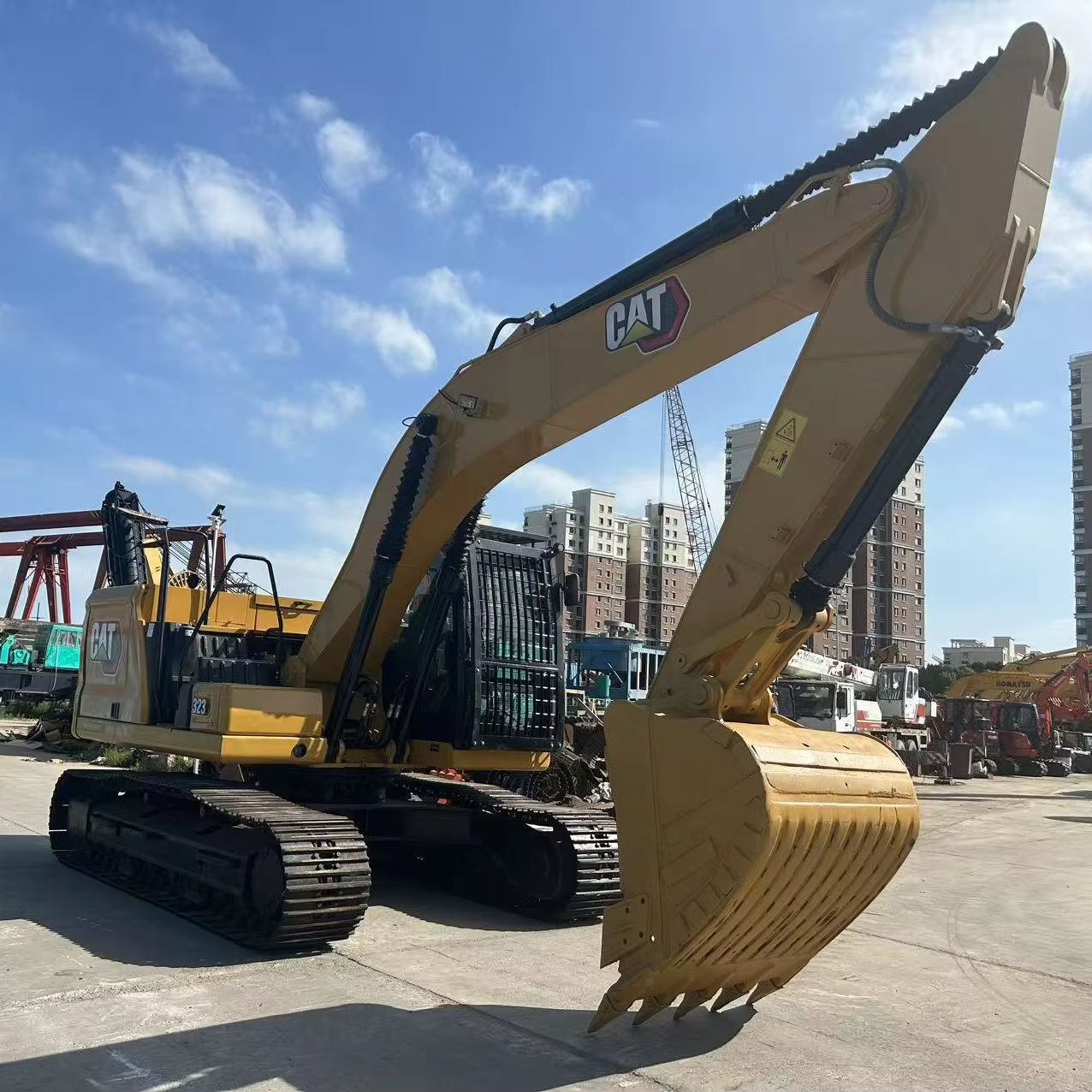 Cat 323 Excavator