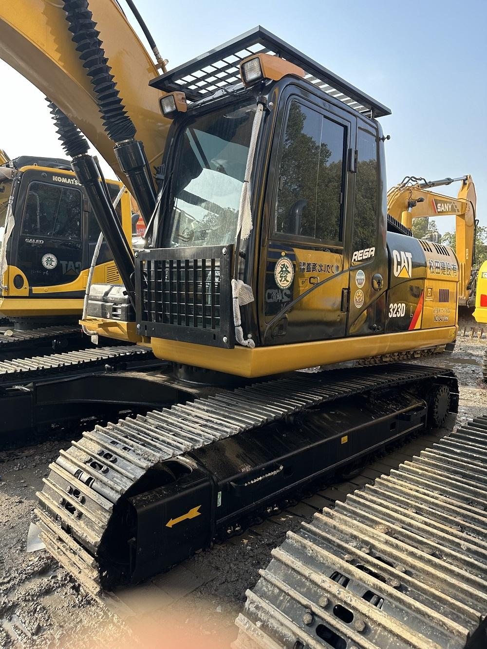 Cat 323 Excavator