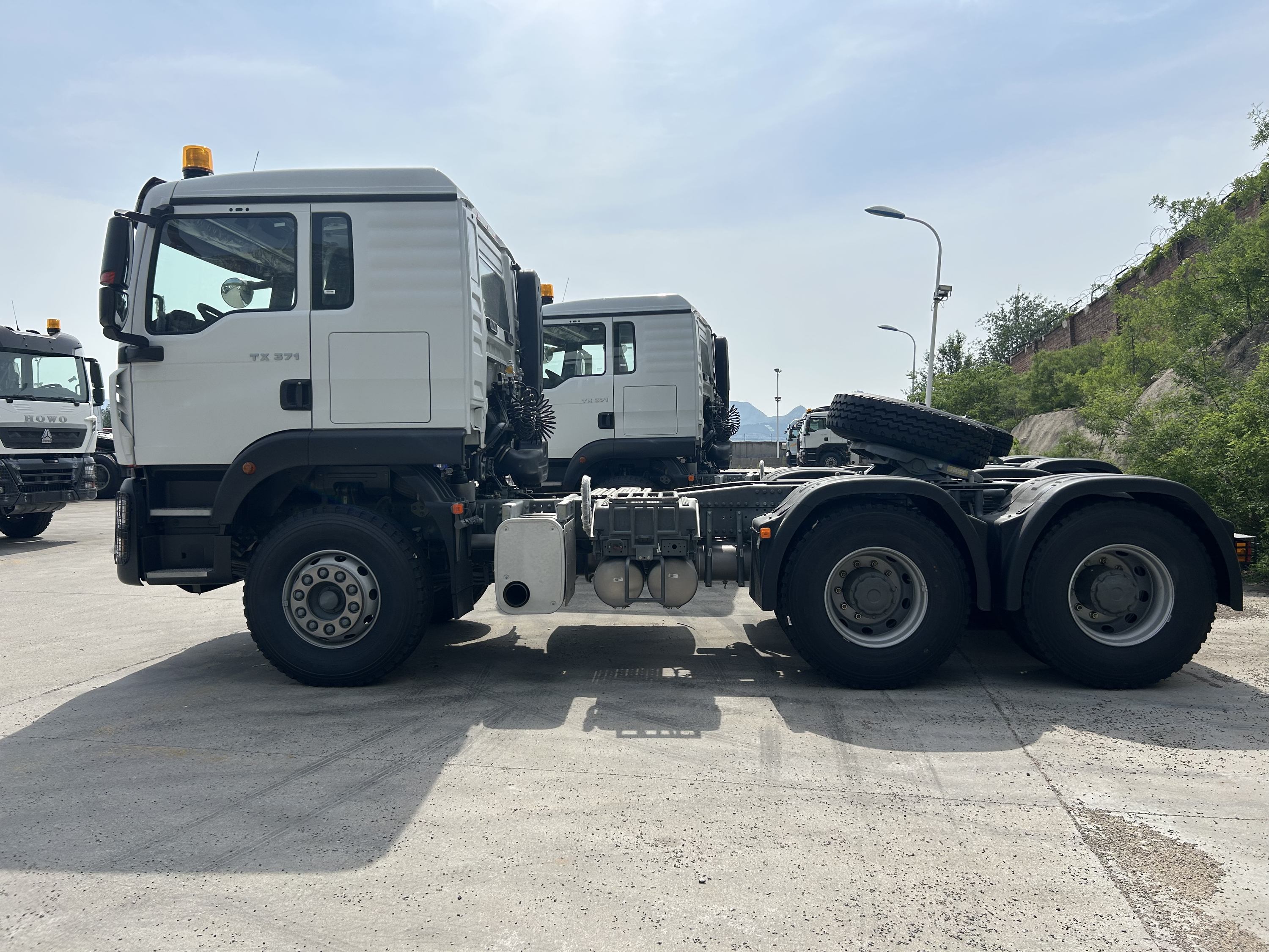 Sinotruck Howo TX 6X4 Heavy Duty Tractor