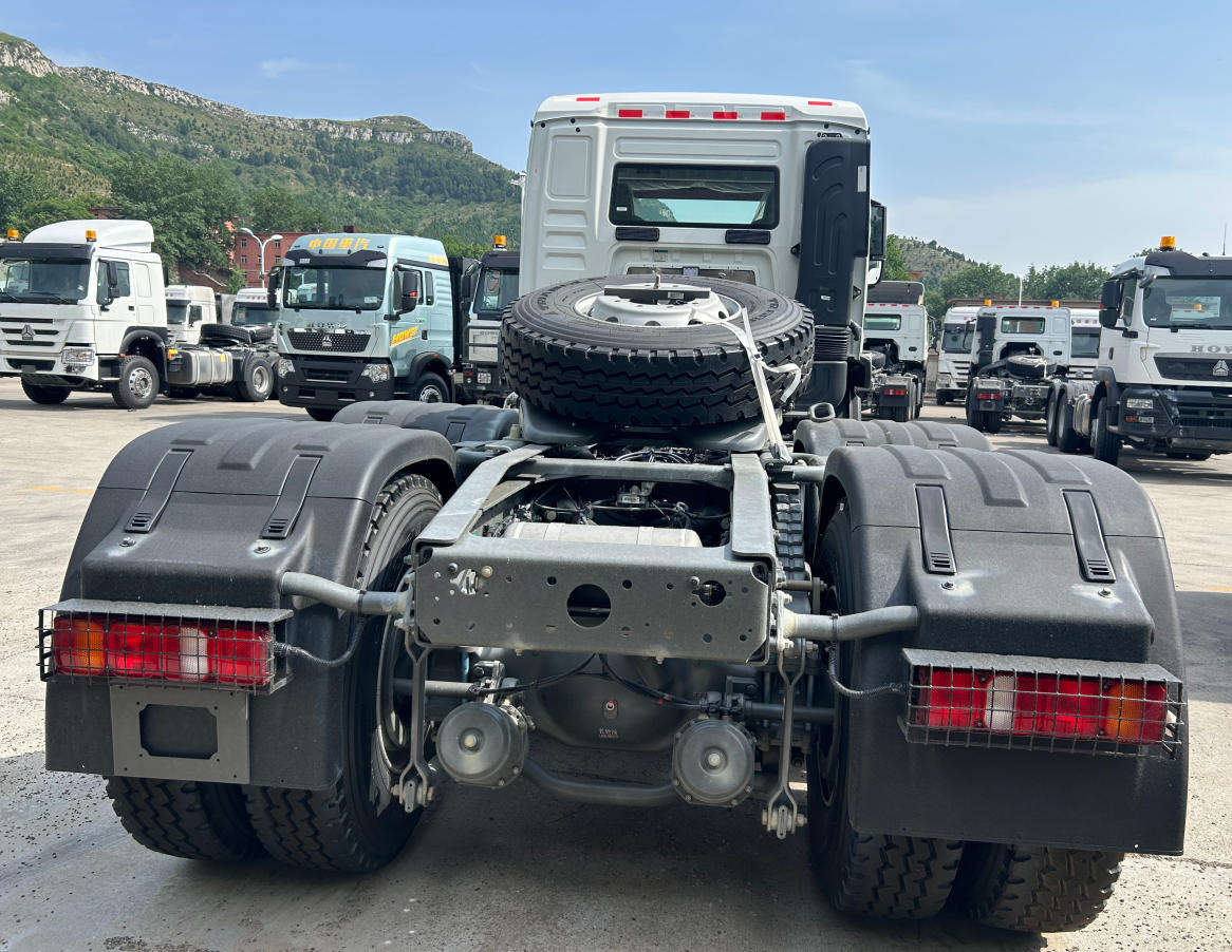 Sinotruck Howo TX 6X4 Heavy Duty Tractor