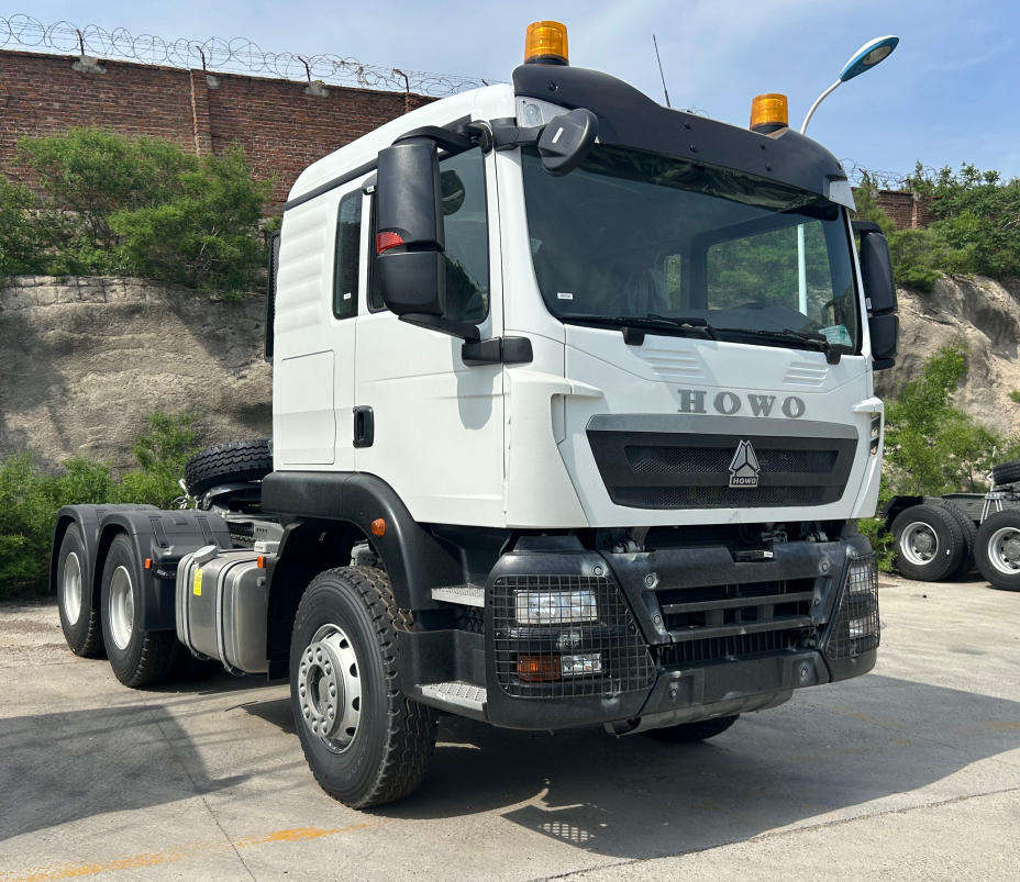 Sinotruck Howo TX 6X4 Heavy Duty Tractor
