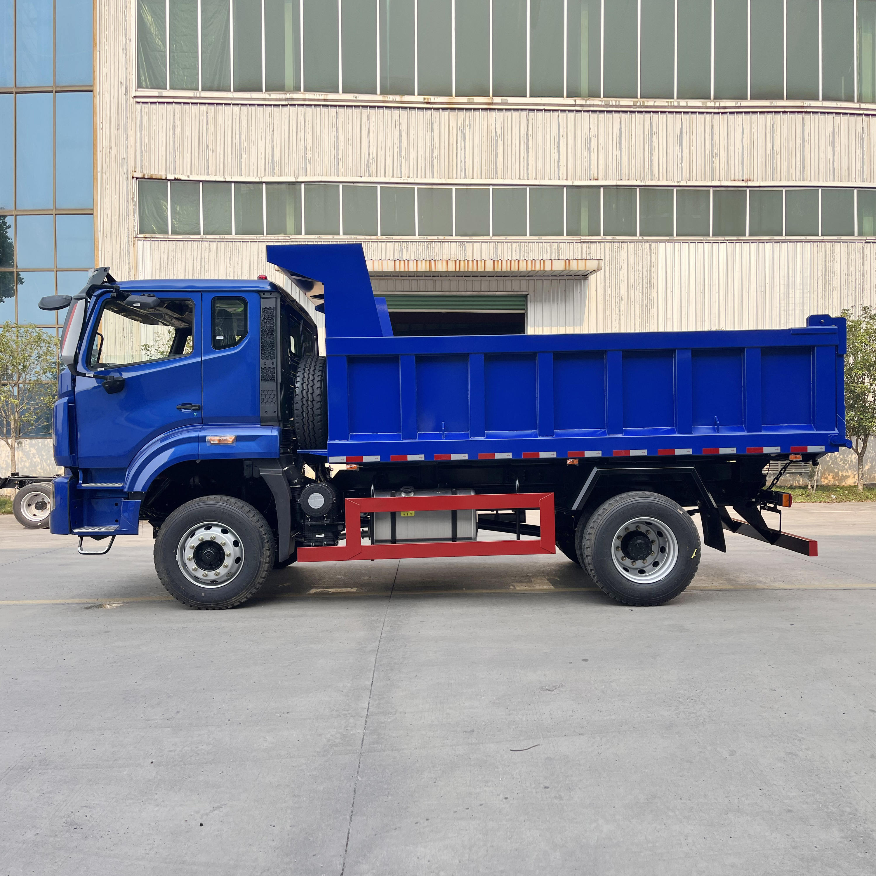 HOWO M7 4X4 4X2 Truck Mini Dump Truck