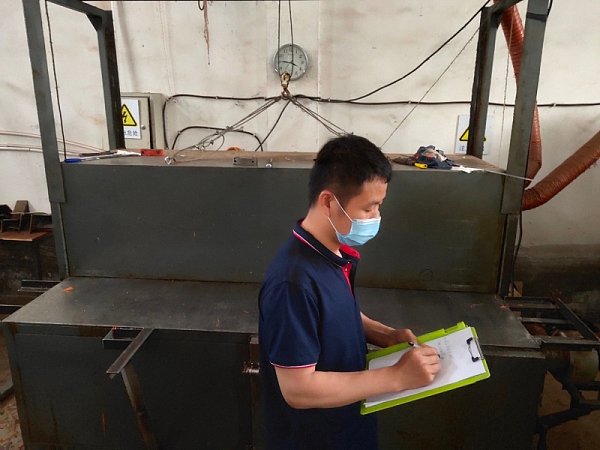 南京工厂搬家时，叉车进出通道净高不足5cm，会引发哪些连锁问题？