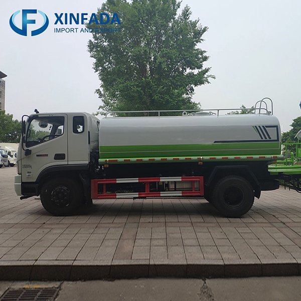 Foton Ruiwo ES5 Landscaping Sprinkler Truck  160 Horsepower  4x2 Drive
