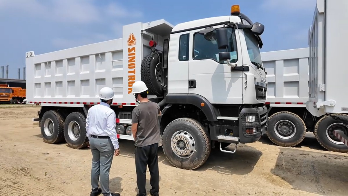 Indian Client Finalizes Deal: Three Sinotruk Howo TX Dump Trucks Bound for the Congo