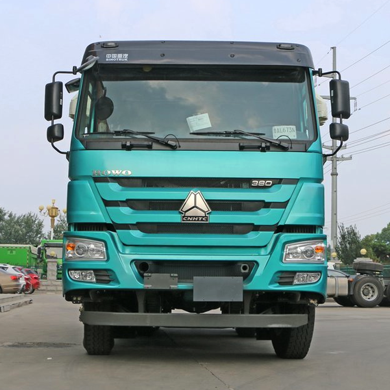 Camion lourd Sinotruk HOWO 380 ch 6X4 10 roues pour le transport de chevaux