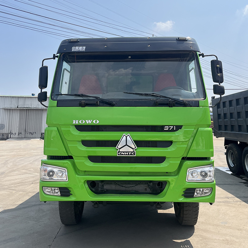 Camion à benne basculante Sinotruck HOWO 6X4 371 ch