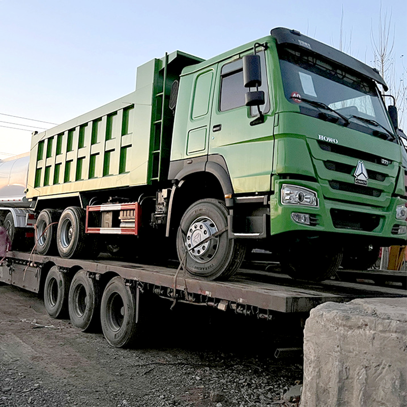 Camion à benne basculante Sinotruck HOWO 6X4 371 ch