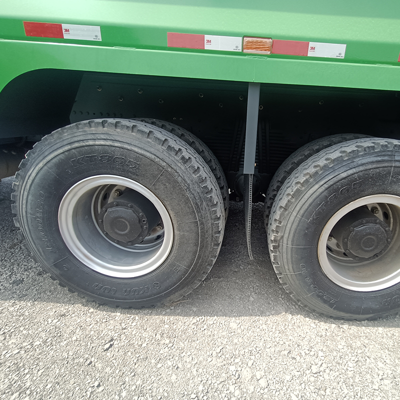 Camion benne basculante XCMG 430 ch 8x4 12 roues 40 tonnes en stock