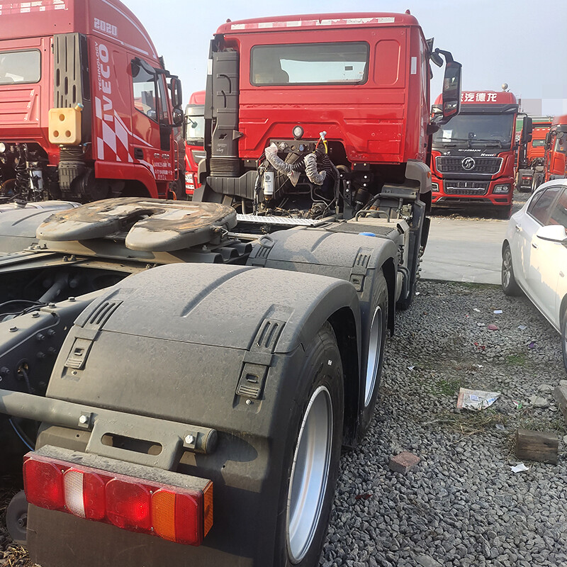 Camion lourd Howo N7W 460 ch 6X4 tracteur