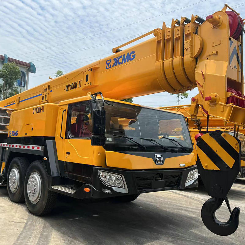 Grue sur camion XCMG QY100K/XCT100 de 100 tonnes