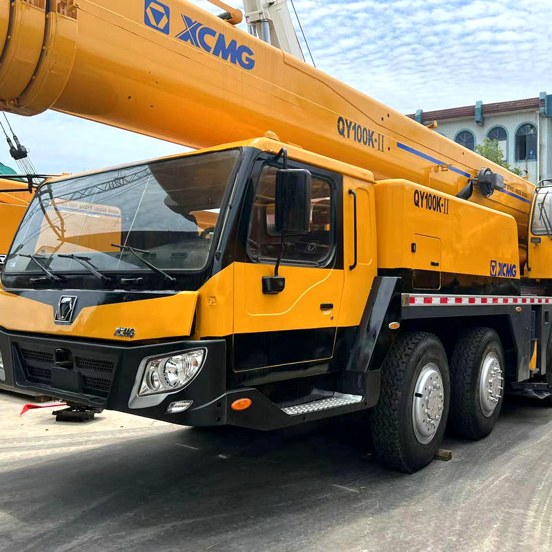 Grue sur camion XCMG QY100K/XCT100 de 100 tonnes