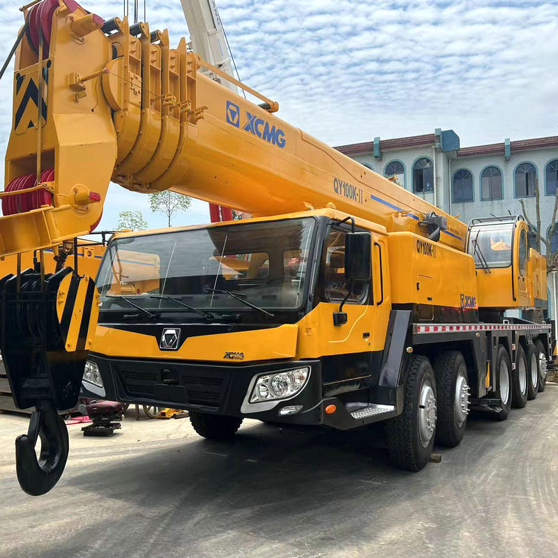 Grue sur camion XCMG QY100K/XCT100 de 100 tonnes