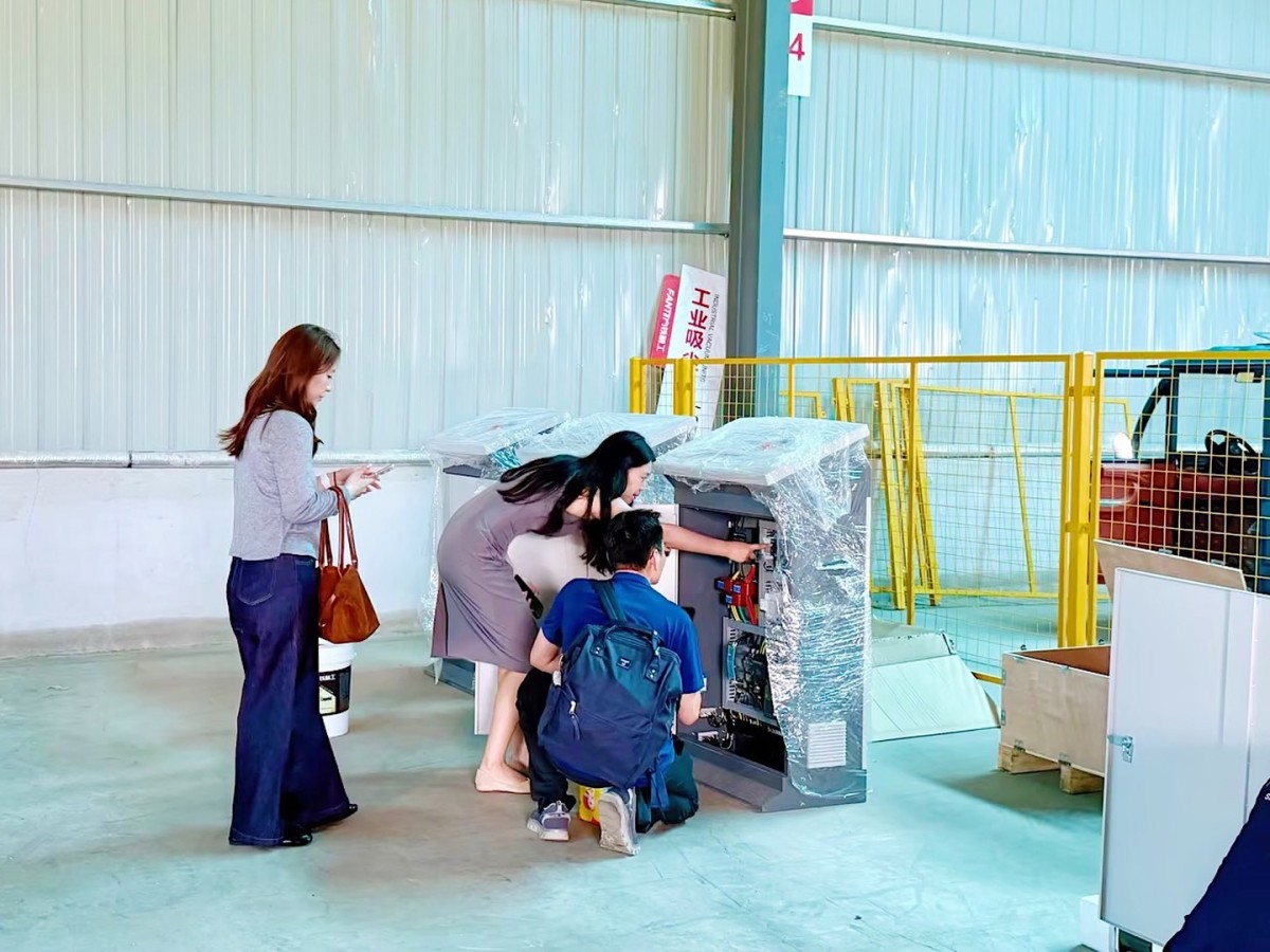 Conexión con el Sudeste Asiático | Clientes malasios visitan la fábrica para inspeccionar los equipos