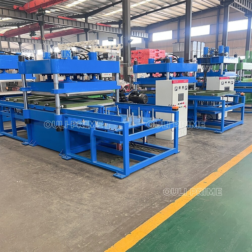 Machine à fabriquer des tapis en caoutchouc de type éjecteur