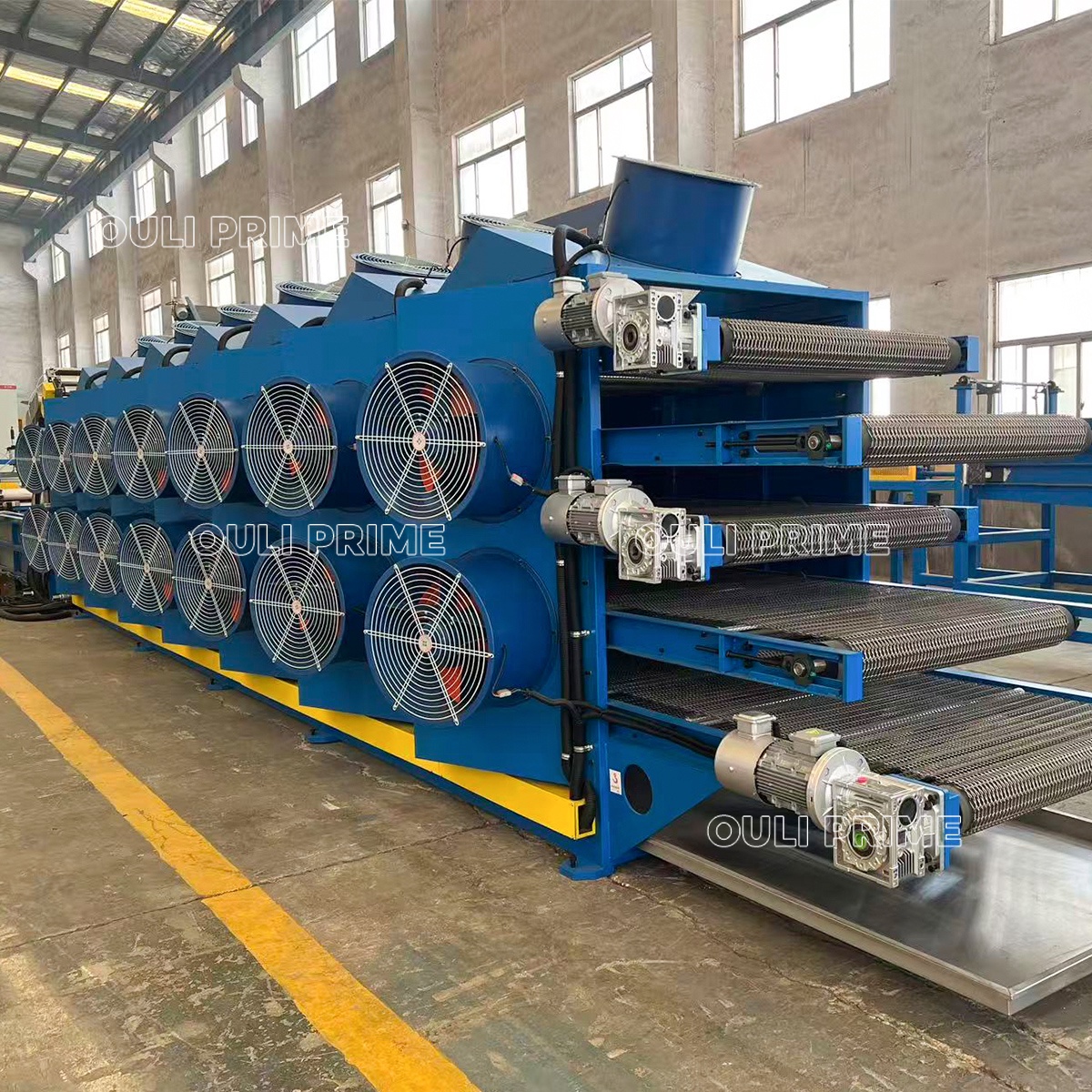 Machine de refroidissement par lots à bande