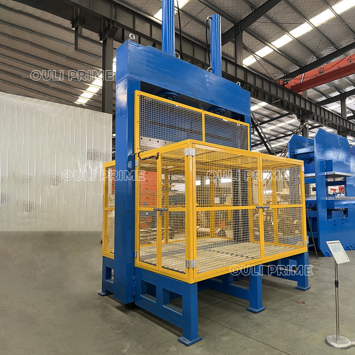 Máquina Guillotina de Corte Vertical para Rollos de Plástico PET, Rollos de Papel de Desecho y Rollos de Plástico
