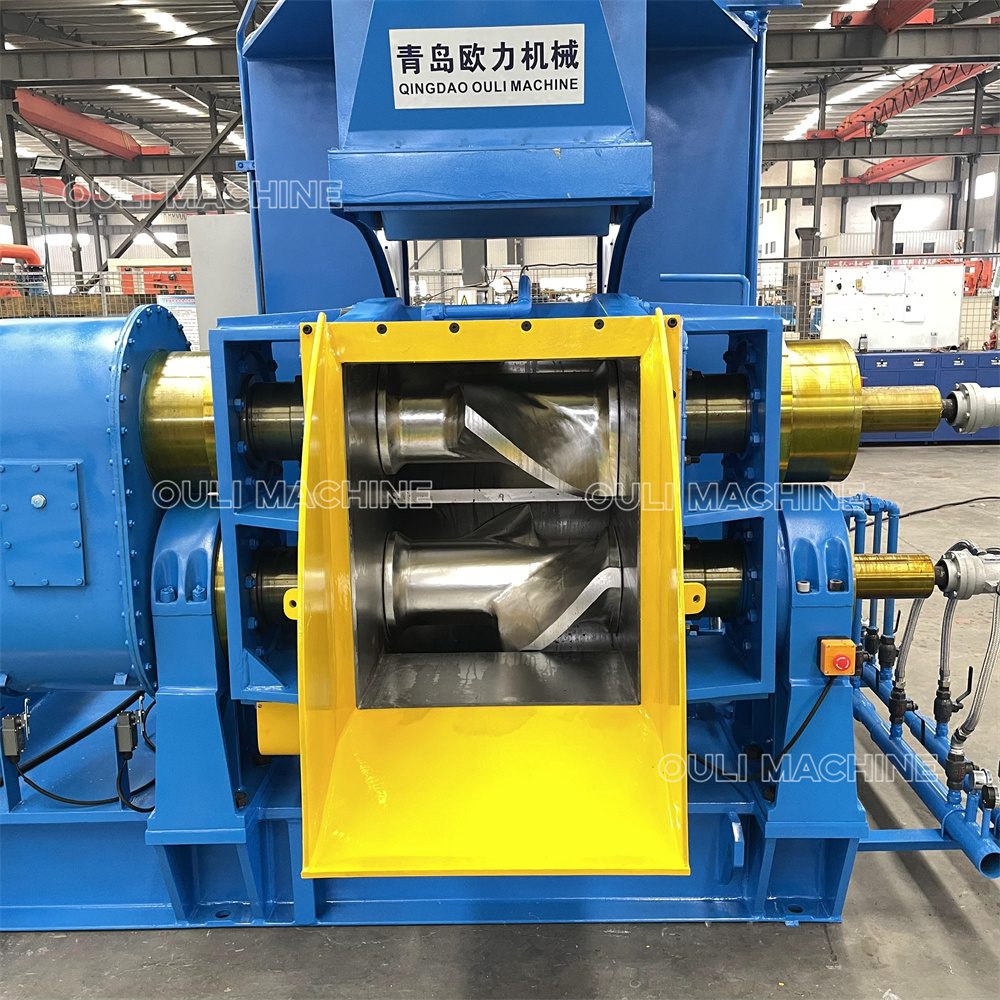 Máquina de amassar borracha com pistão hidráulico