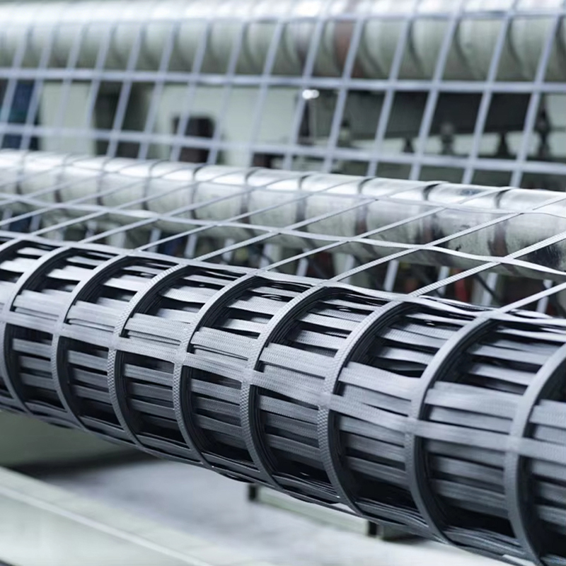 Steel-plastic geogrid