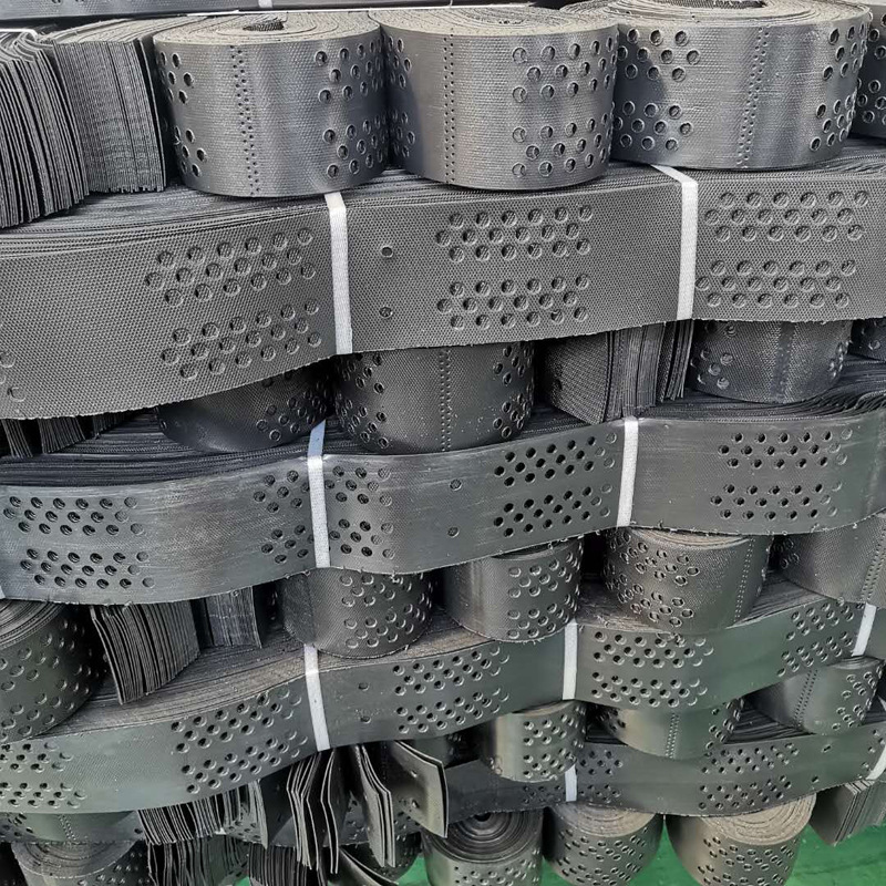 Reinforced rough geocells