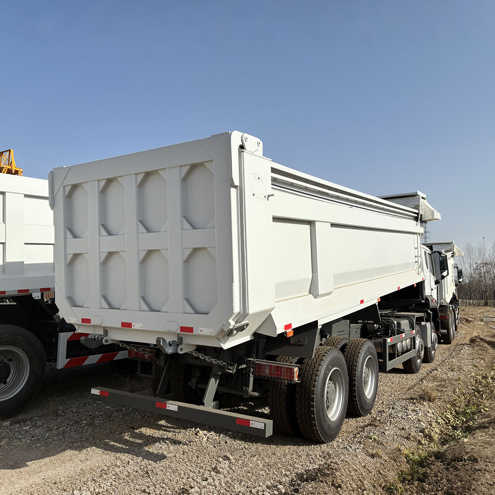 شاحنة قلابة HOWO NX 380 حصان 8×4