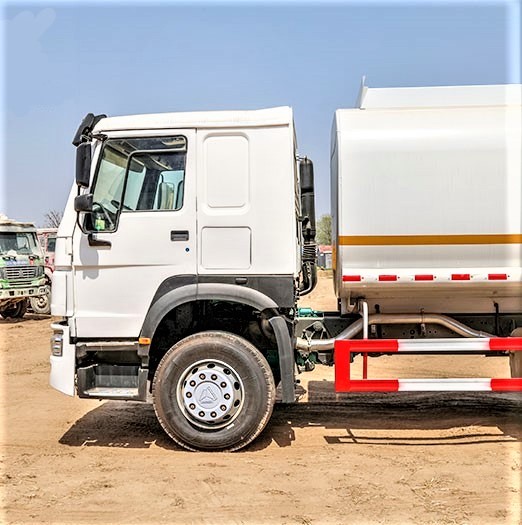 HOWO 375HP 6×4 Heavy Duty Fuel Tanker Truck شاحنة صهريج وقود ثقيلة HOWO بقوة 375 حصان بنظام دفع 6×4