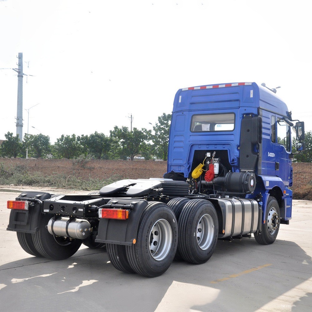 شاحنة جرارة شاكمان M3000 بقوة 430 حصانًا و6×4