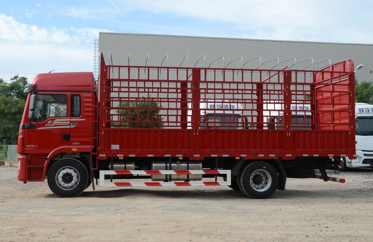 شاحنة شحن شاكمان L5000 بقوة 245 حصانًا وذات دفع رباعي