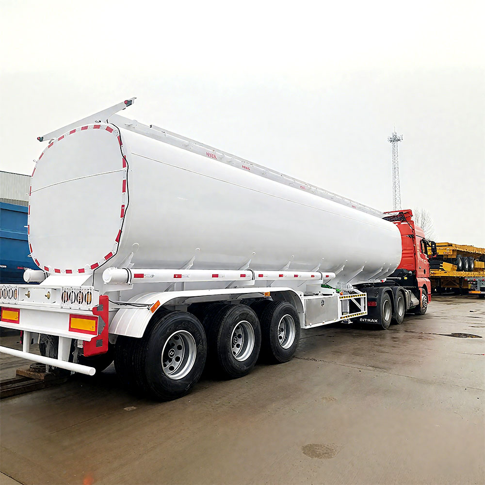صهريج وقود من الصلب الكربوني 3 محاور بسعة 45,000 لتر