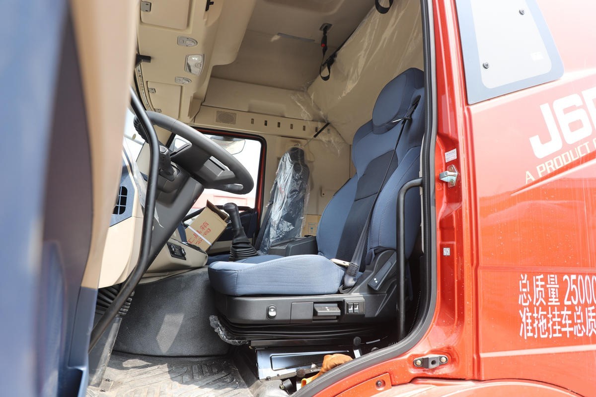 شاحنة جرار FAW J6P 460 حصان 6×4
