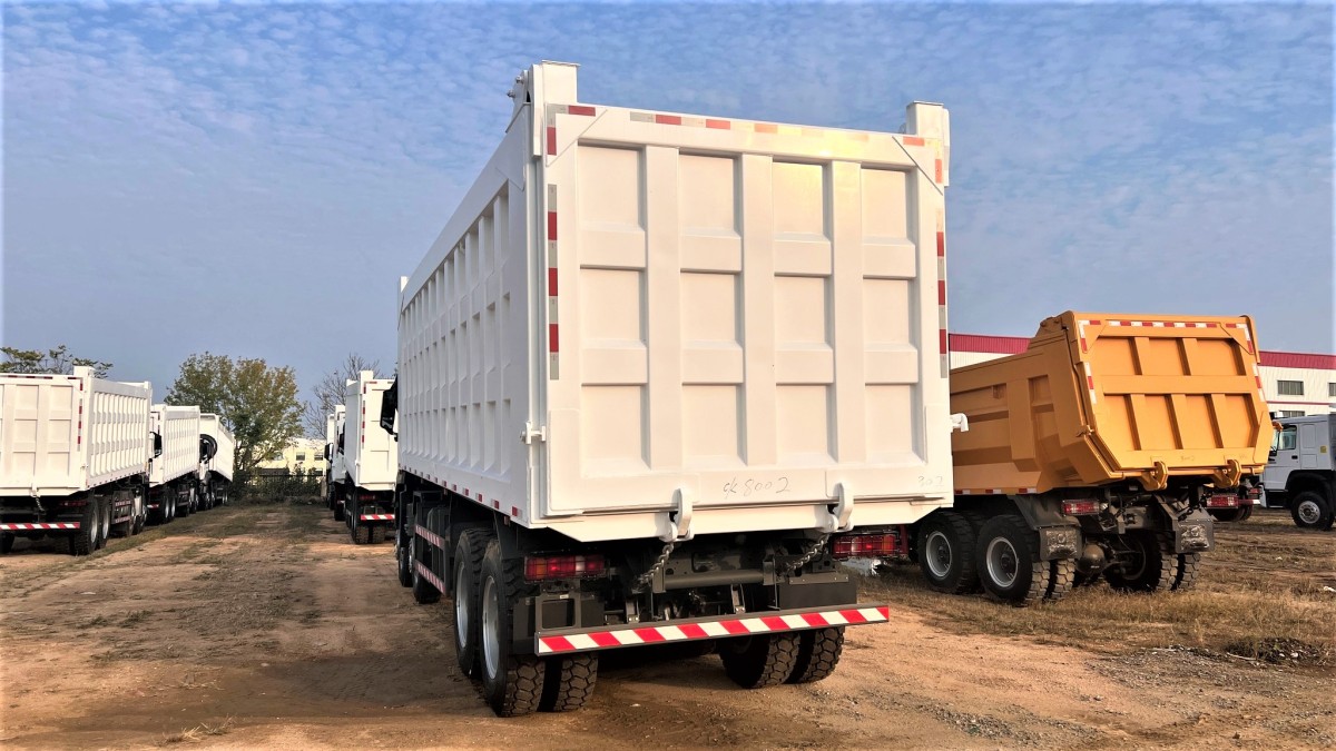 Camion-benne Howo NX 8X4