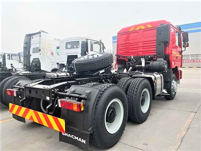 Camion tracteur Shacman F3000 6x4 de 400 ch