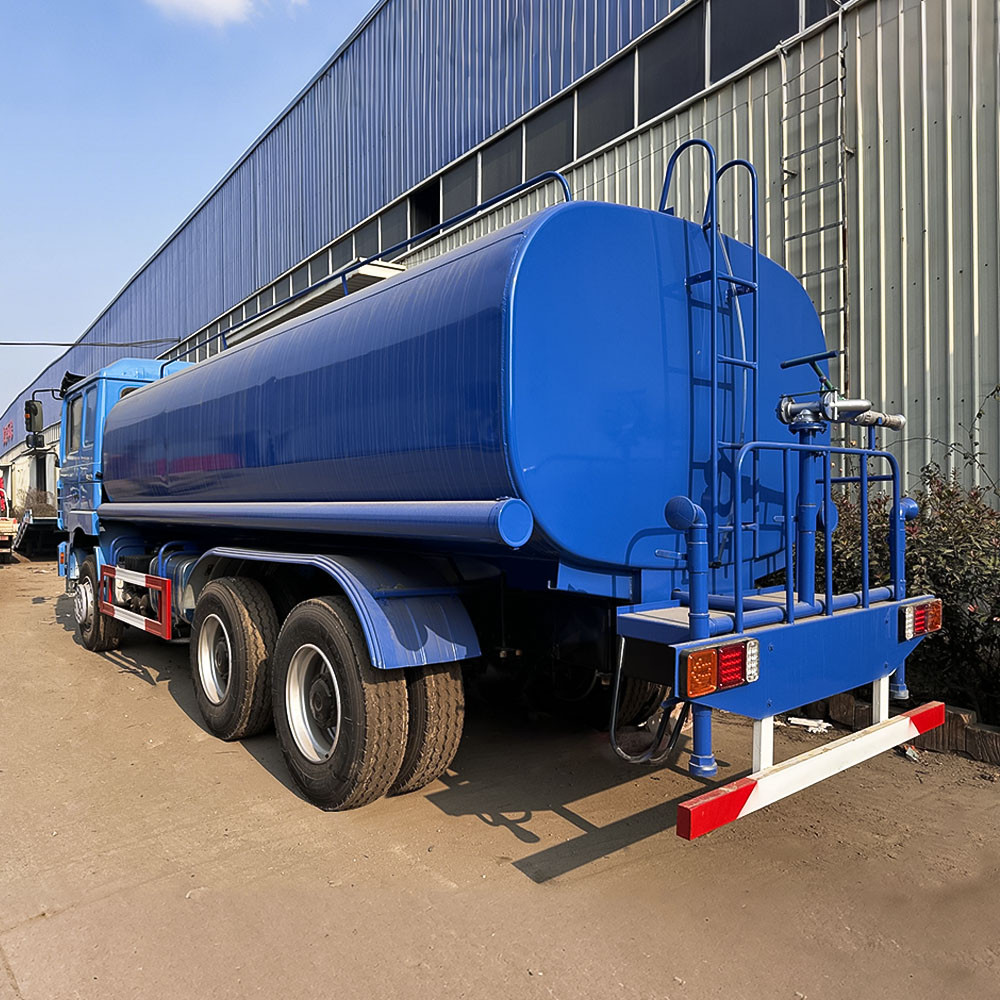 Camion-citerne Shacman F3000 6x4 de 380 ch