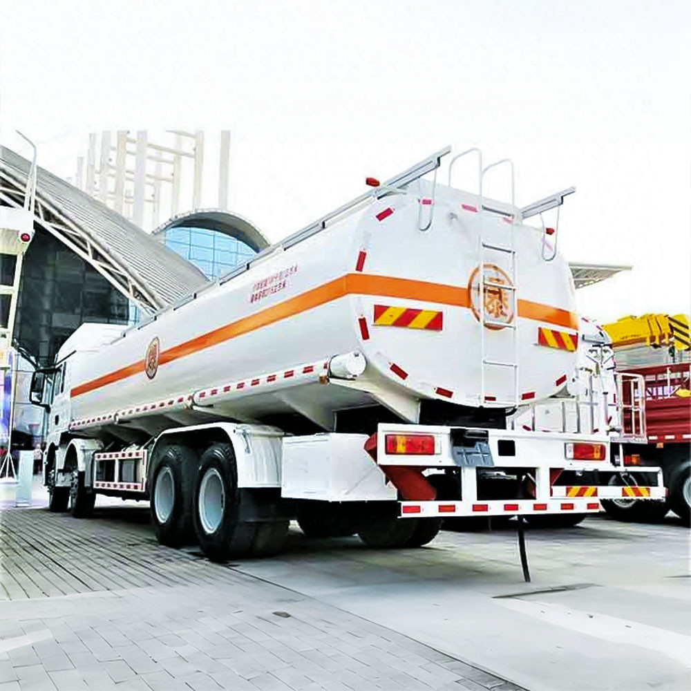 Camion-citerne Shacman M3000 8×4