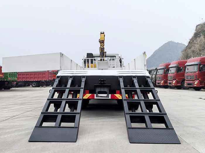 Grue embarquée Shacman F3000 8×4