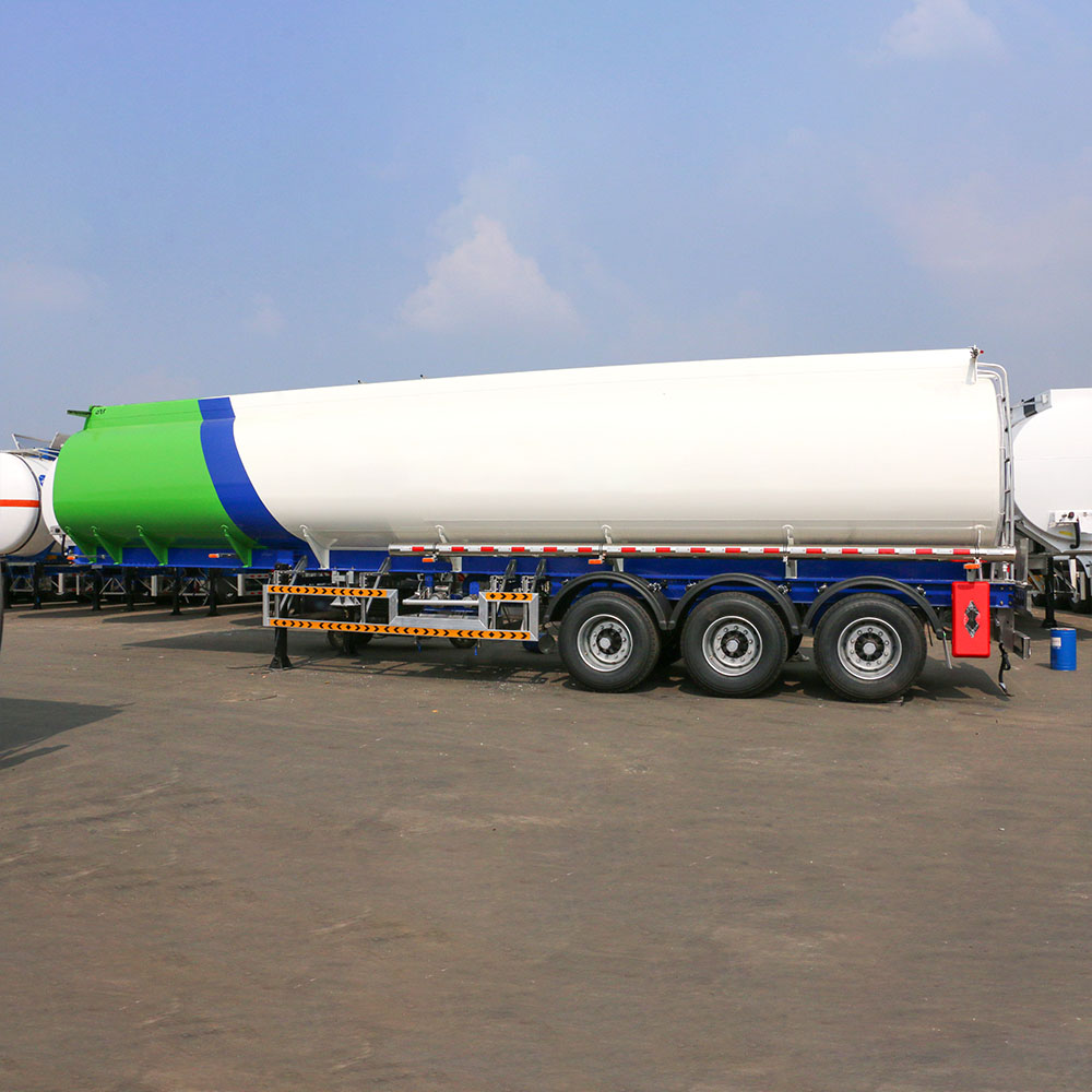 Remorque-citerne à carburant en aluminium à 3 essieux du groupe ZW