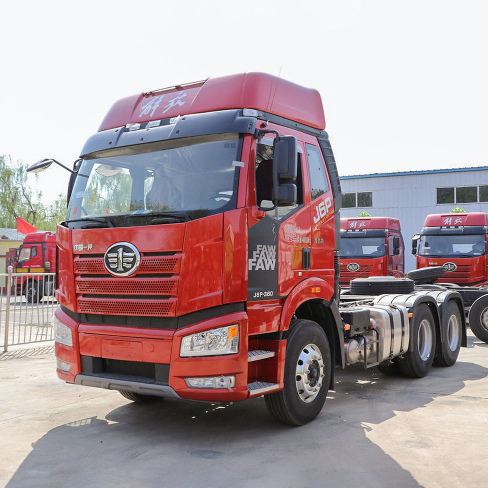 FAW J6P 380HP 6×4 tractor truck front three quarter view highlighting grille, headlights and cabin design FAW J6P 380HP 6×4 Camion tracteur