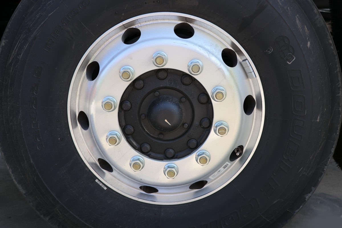 FAW J6P 380HP 6×4 Camion tracteur