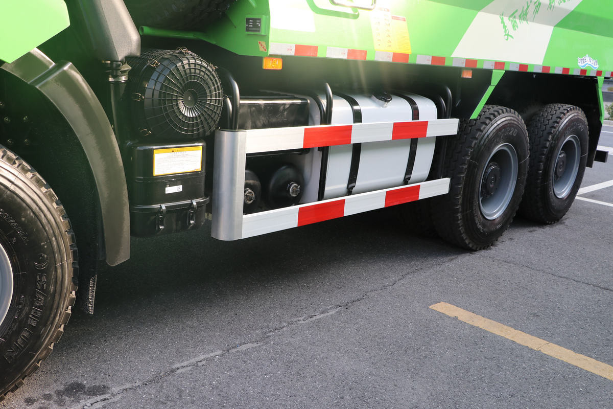 Camion à benne FAW J6P 6×4 390HP