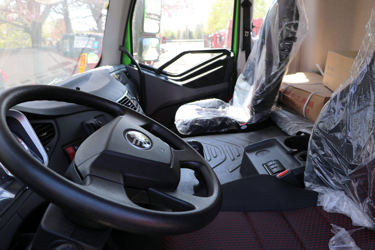 Camion à benne basculante FAW J6P 6×4 420HP