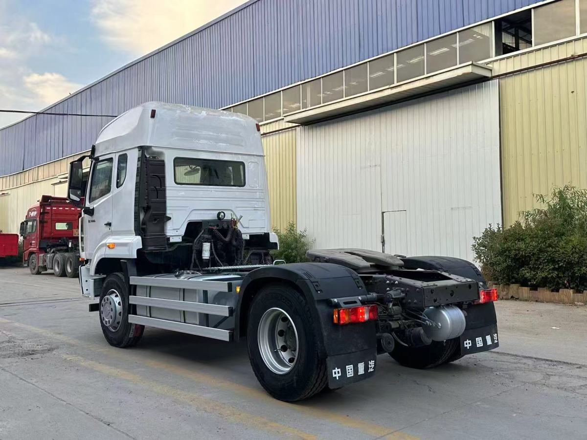 Caminhão Trator Howo NX 440HP 4×2