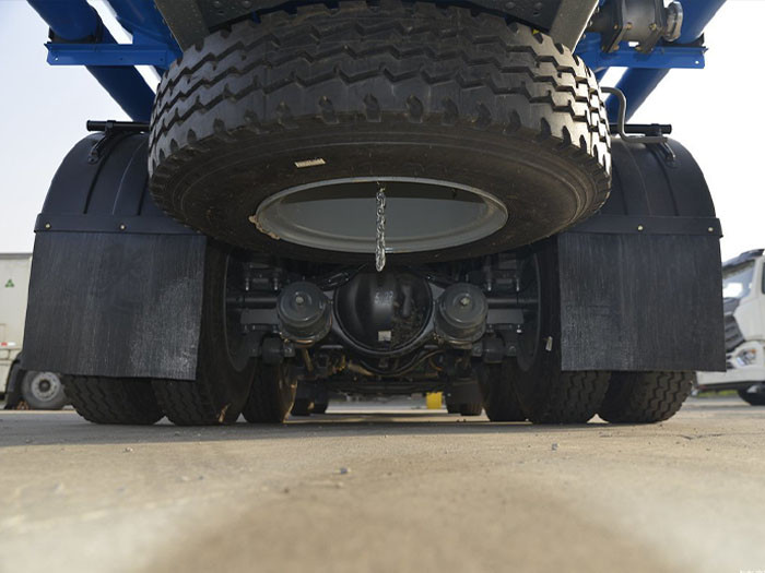 Caminhão-tanque de água HOWO 8×4 310HP