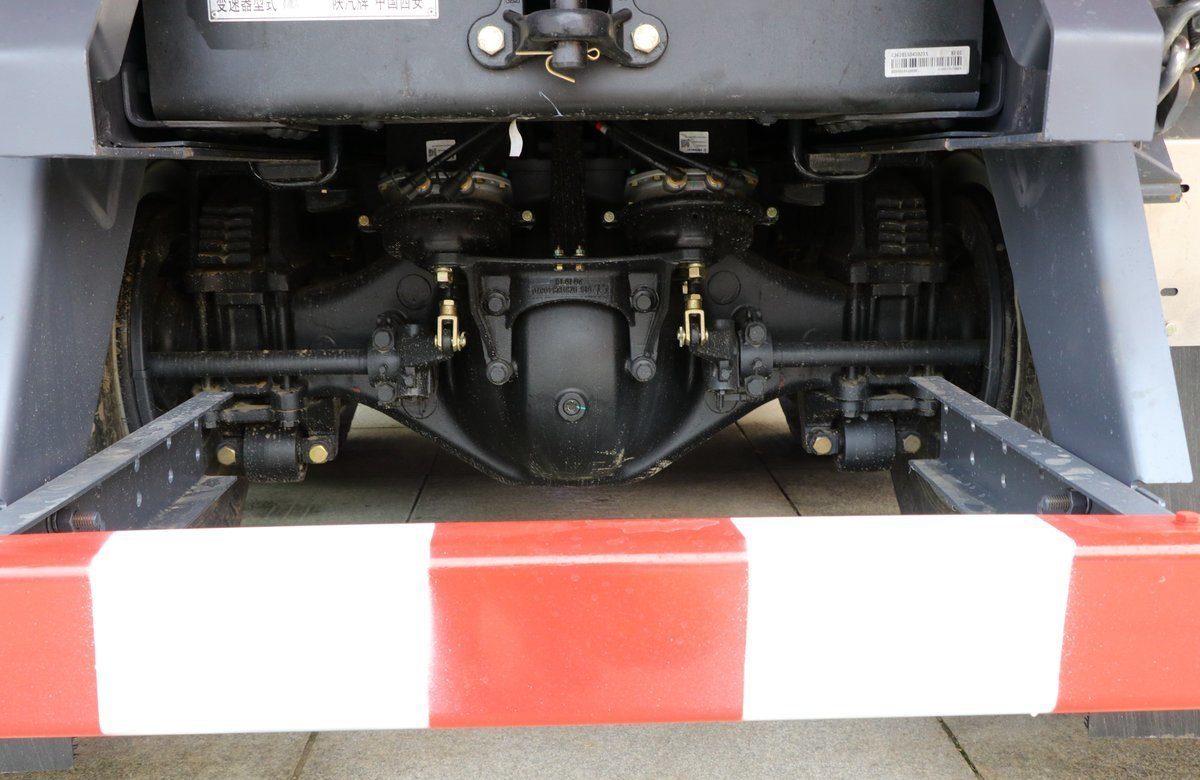 Caminhão basculante Shacman L3000 de 350 CV, 8×4